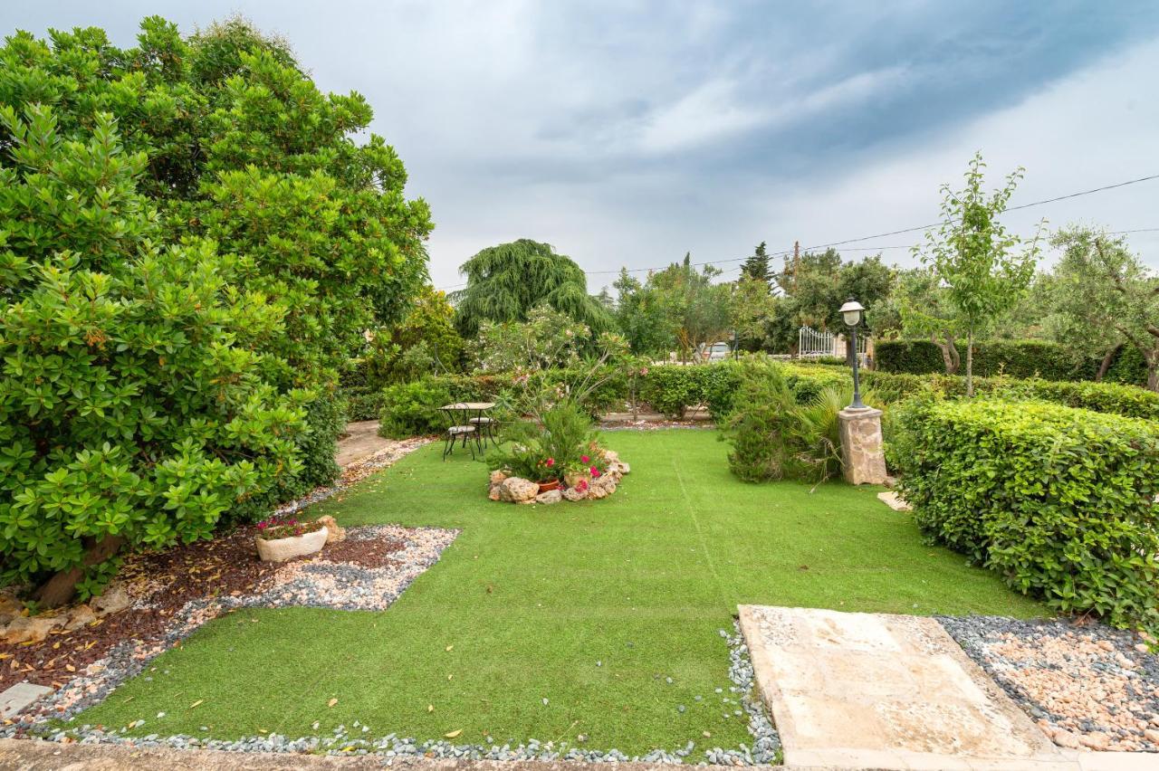 Trullo Il Focolare In Masseria Cisternino Exteriér fotografie